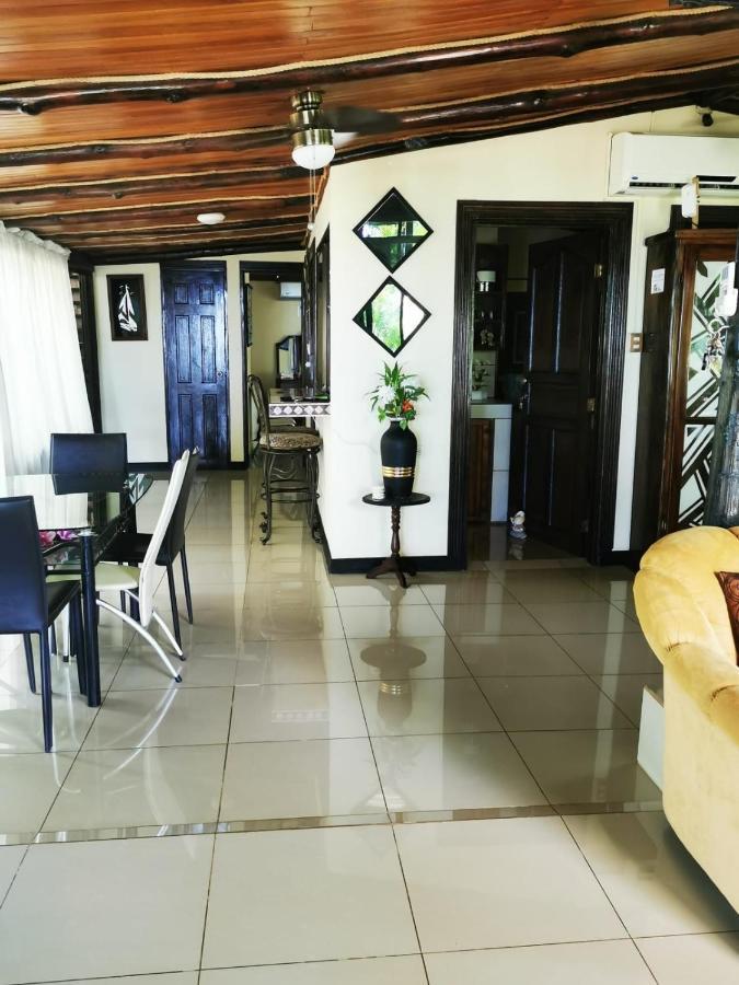 Villa Guarias Puntarenas Buitenkant foto