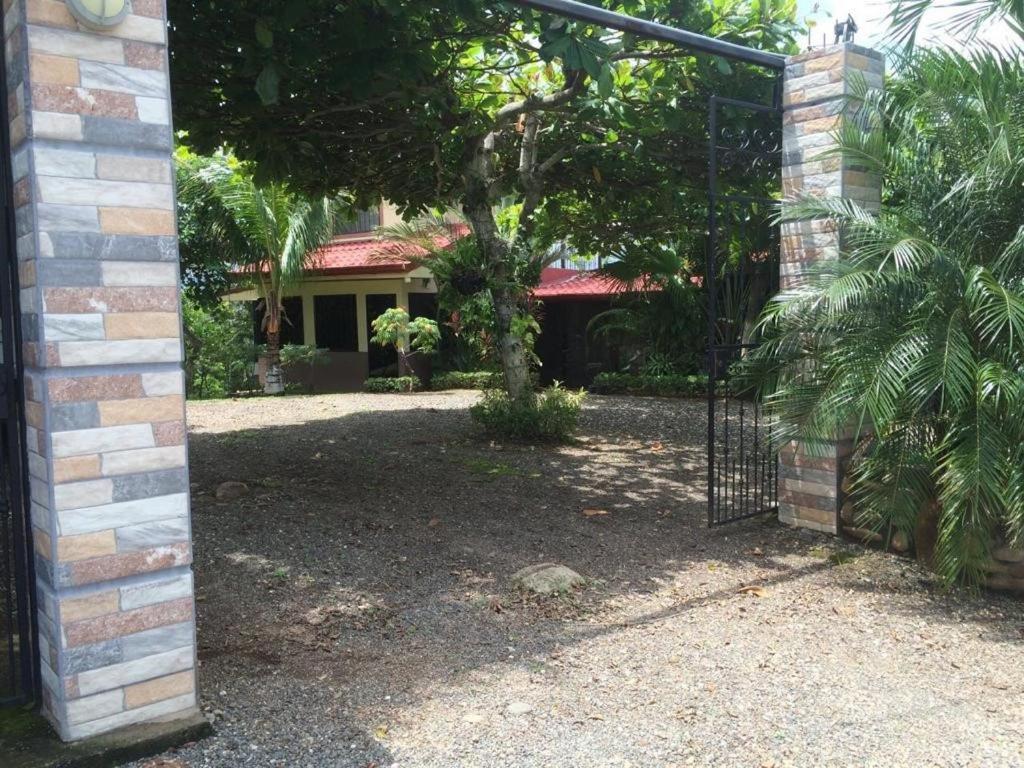 Villa Guarias Puntarenas Buitenkant foto